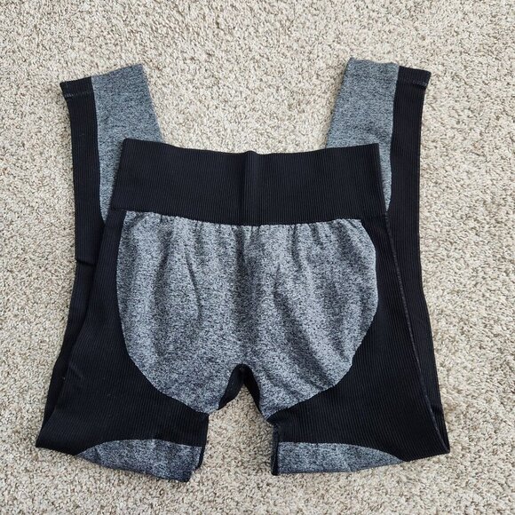 4/$25 Unbranded Black/Gray Ribbed Leggings - Picture 1 of 7